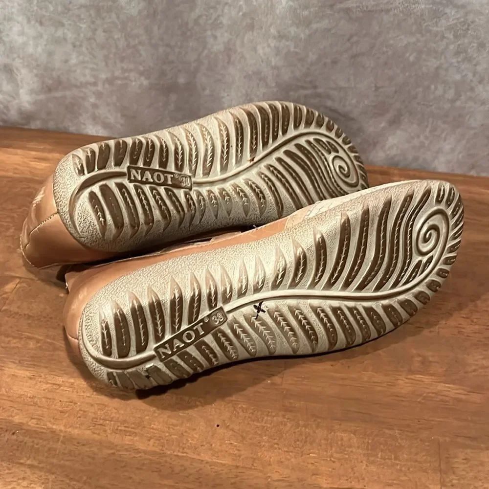 Naot Kata Beige Cream Lizard Leather/Khaki closed toe dandal size 7-7.5 - Picture 11 of 11